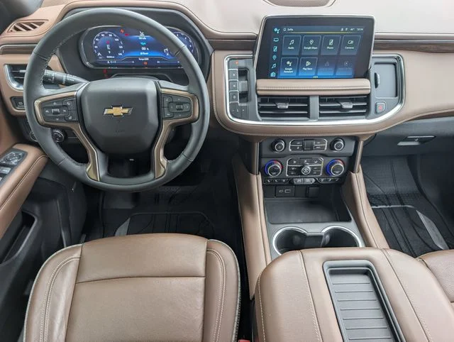 Used 2023 Pearl Chevrolet High Country image 12