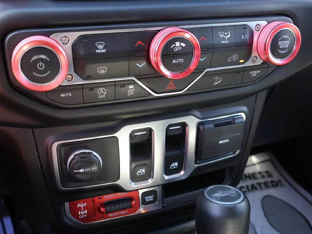 Used 2019 Granite Crystal Clearcoat Metallic Jeep Rubicon image 30