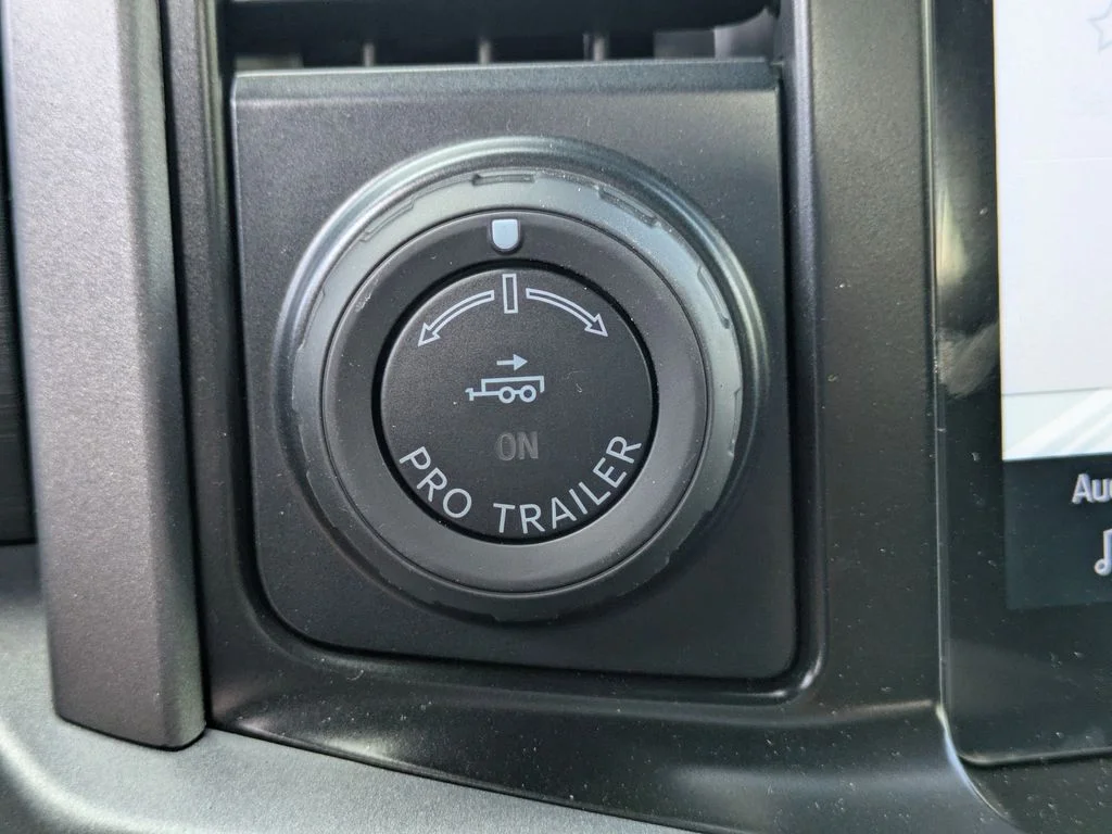 New 2026 Agate Black Metallic Ford XLT image 26