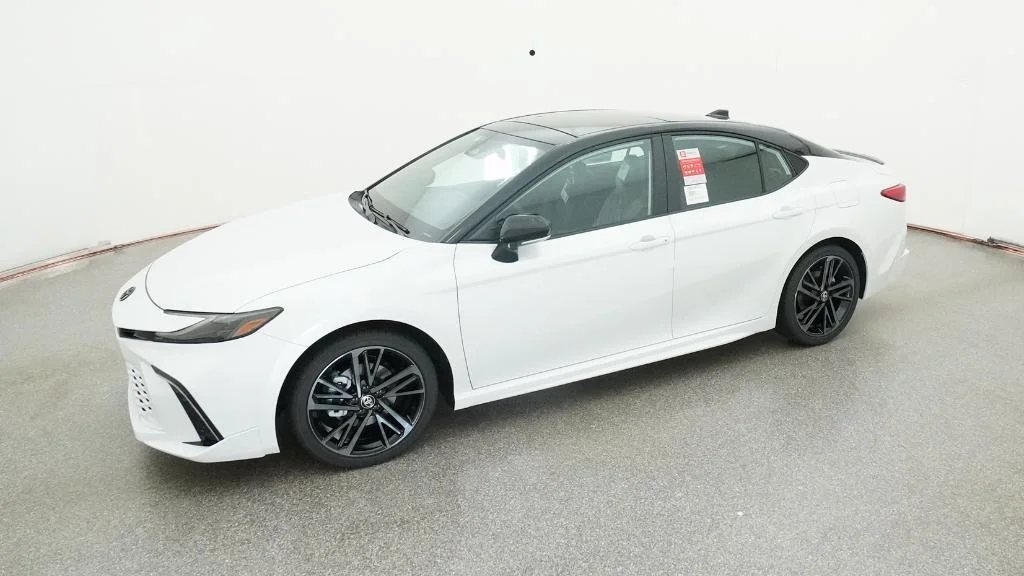 New 2026 Wind Chill Pearl with Midnight Black Metallic roof Toyota XSE image 8