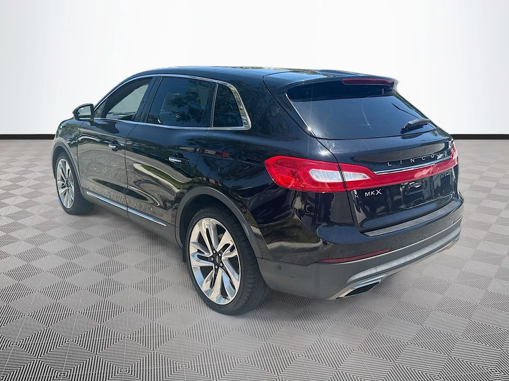 Used 2018 Black Lincoln Reserve image 8