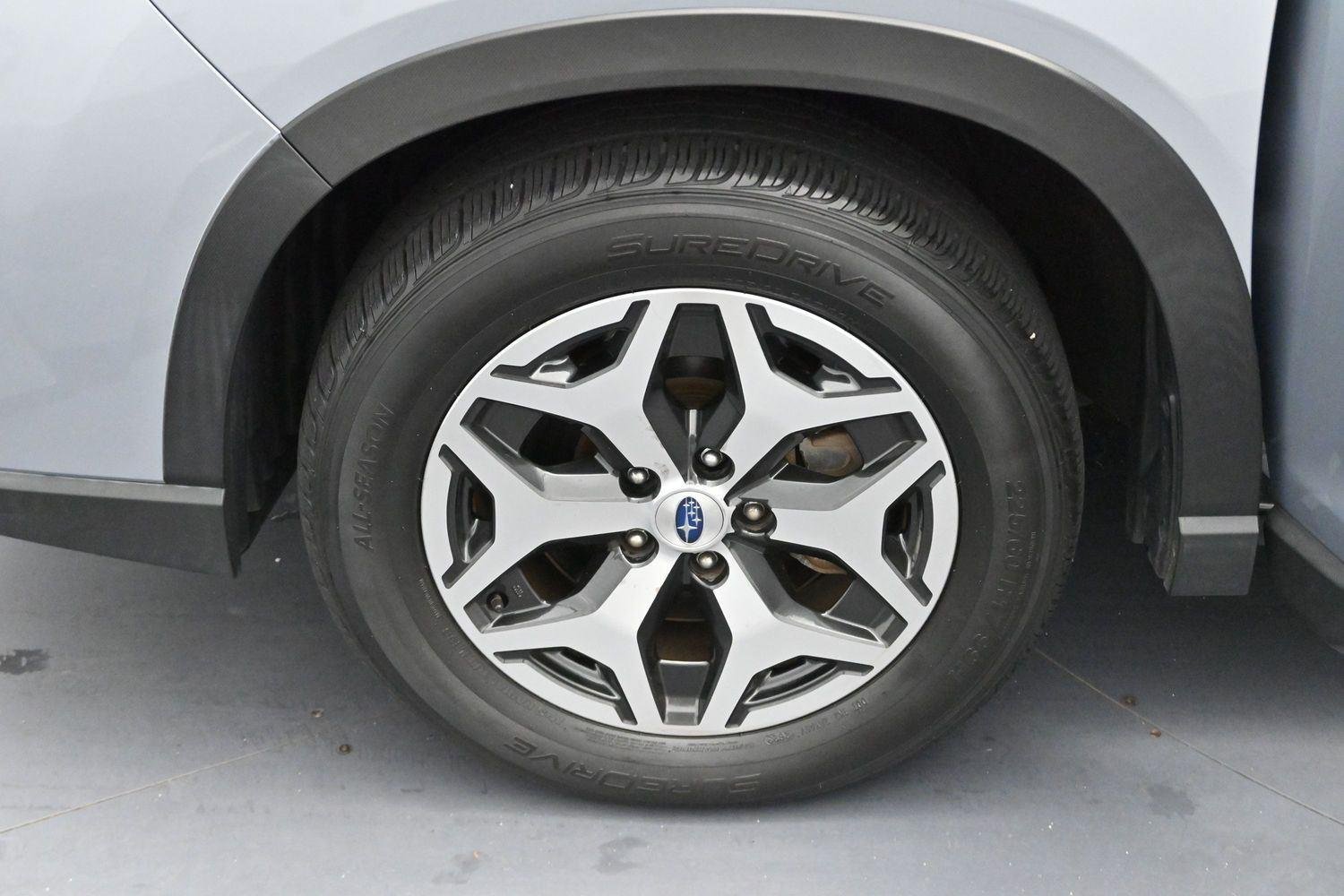 Used 2020 Ice Silver Metallic Subaru Premium image 30