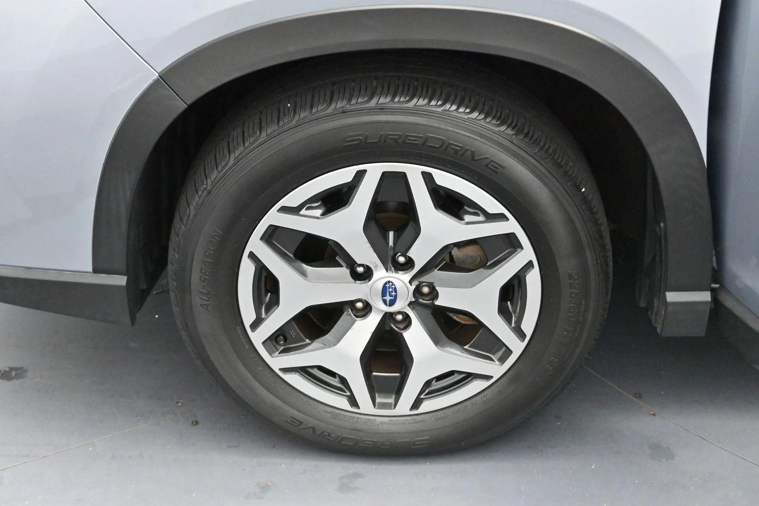 Used 2020 Ice Silver Metallic Subaru Premium image 30