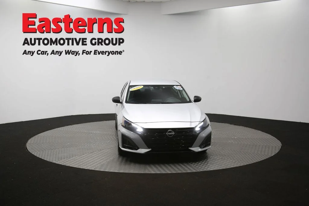 Used 2023 Silver Nissan 2.5 SR image 52
