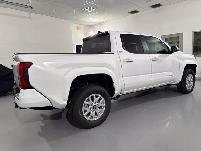New 2026 Ice Cap Toyota SR5 image 10