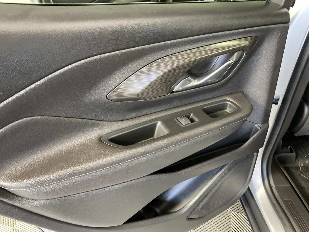 Used 2022 Quicksilver Metallic GMC SLT image 27
