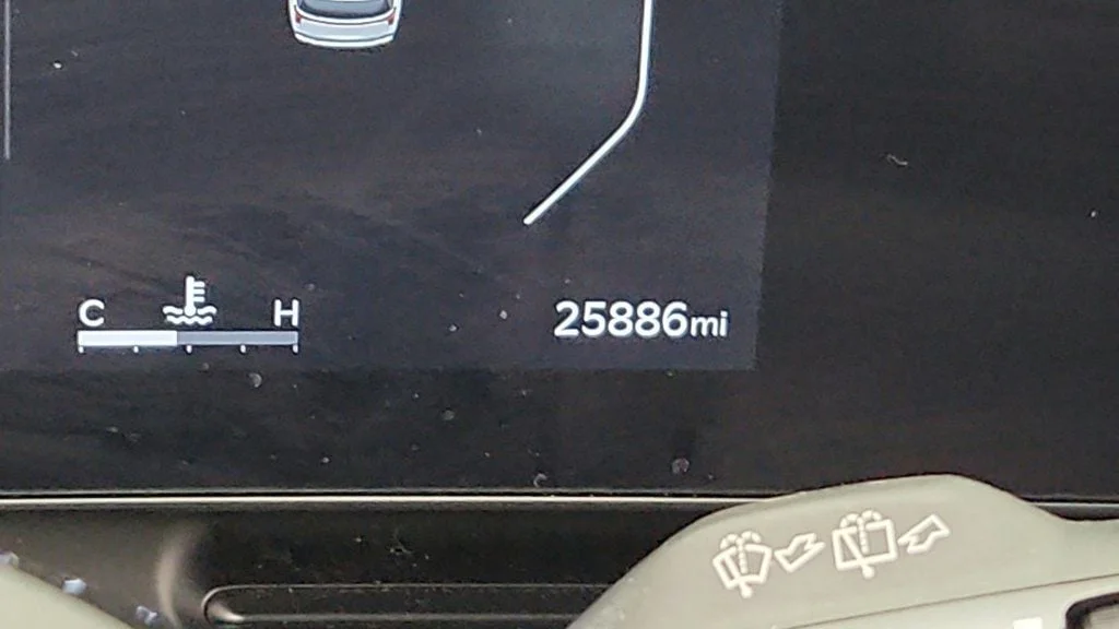 Used 2025 Aurora Black Pearl Kia SX FWD w/ Rear Seat Entertainment & Dark Edition Pkg image 15