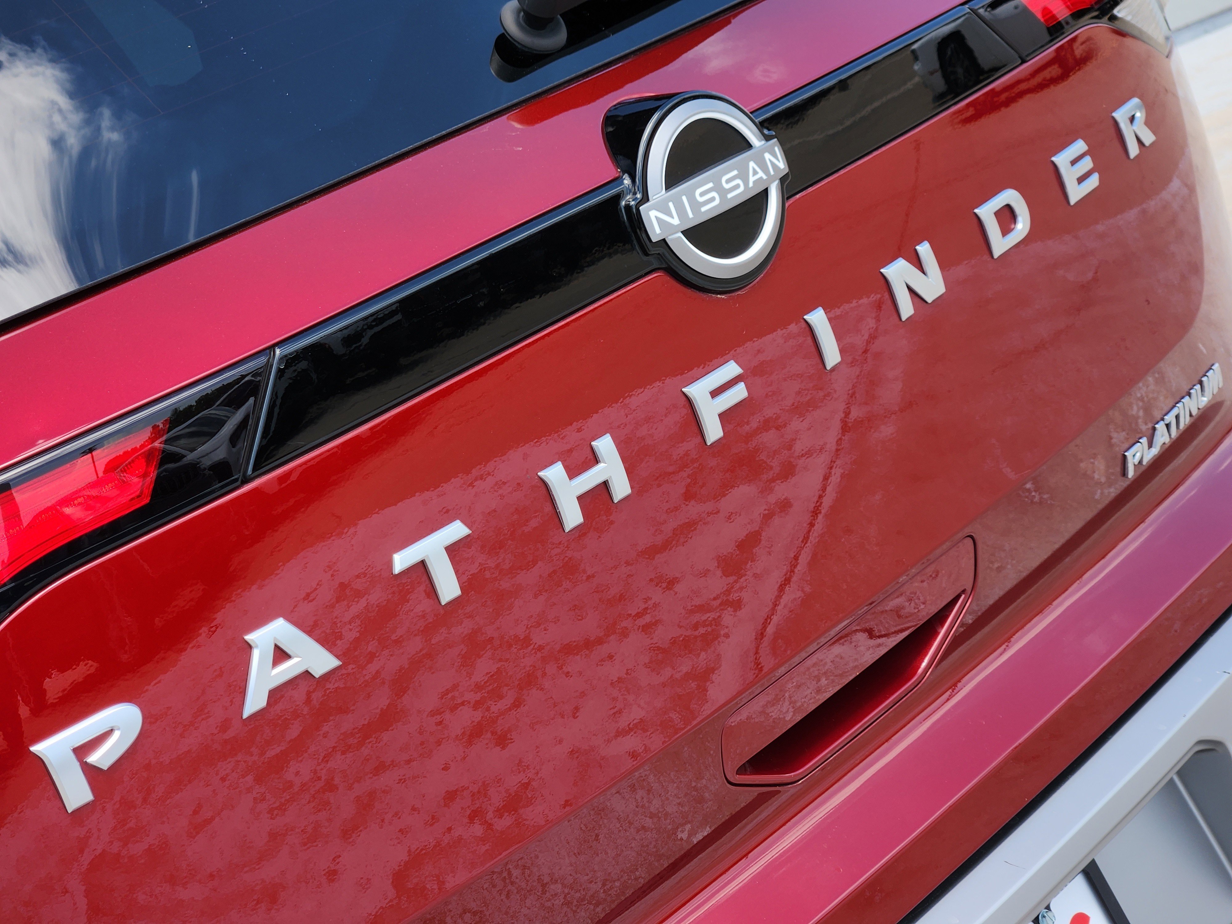Used 2025 Scarlet Ember Tintcoat/Super Black Nissan Platinum image 12