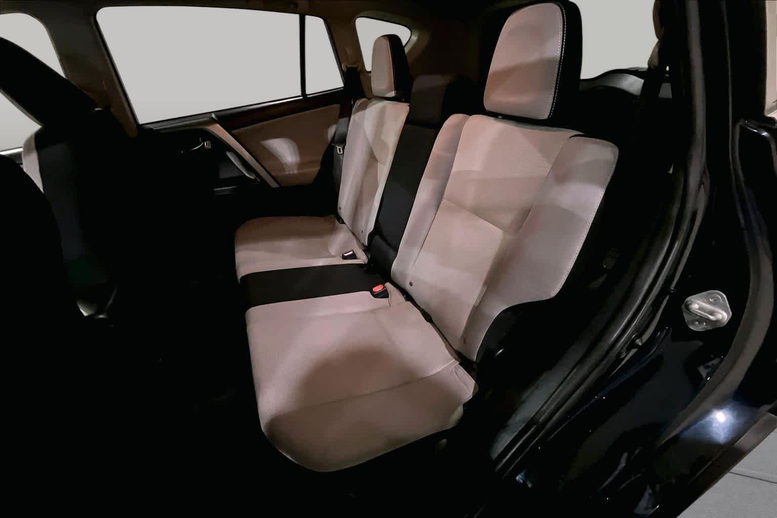 Used 2017 Galactic Aqua Mica Toyota XLE image 20