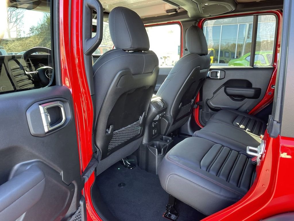 New 2024 Firecracker Red Clear-Coat Exterior Paint Jeep Rubicon image 18