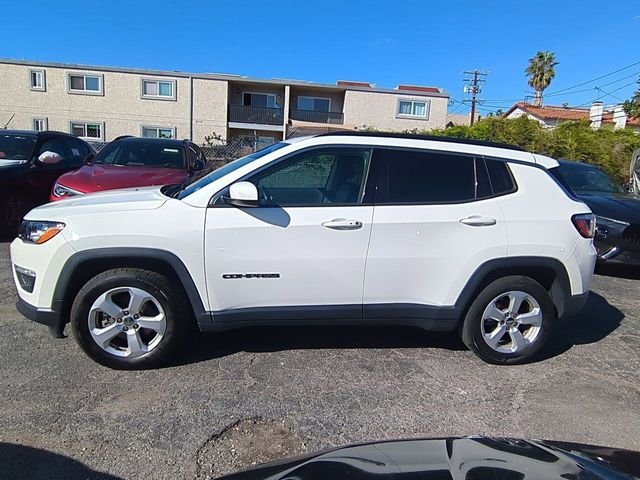 Used 2019 White Clearcoat Jeep Latitude image 4