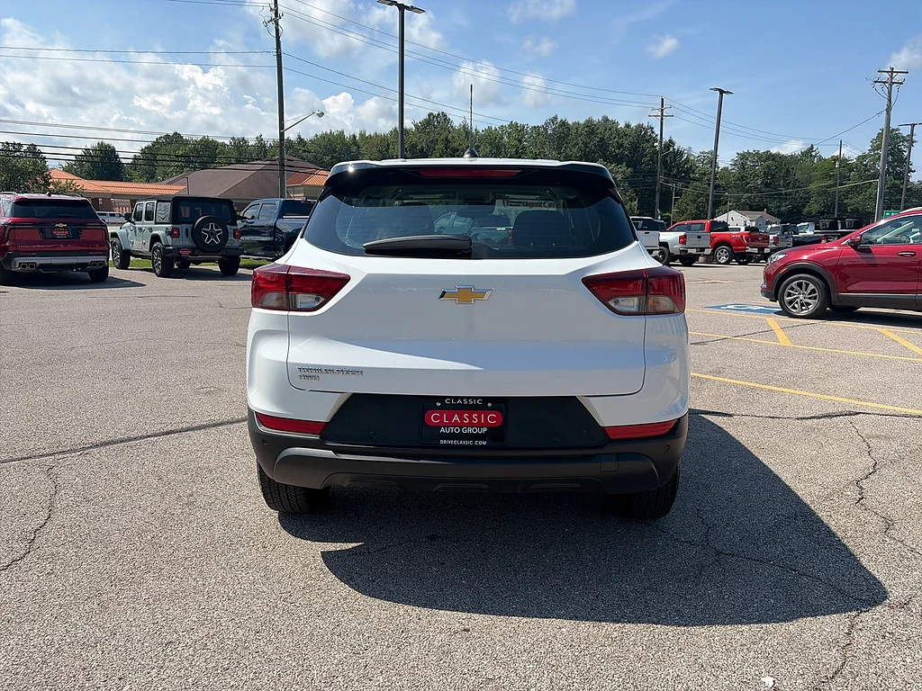 Used 2021 Summit White Chevrolet LS image 5