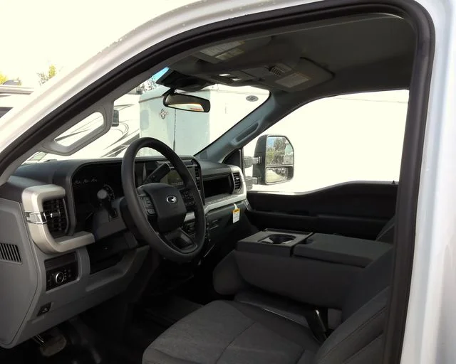 New 2026 Oxford White Ford XL image 15