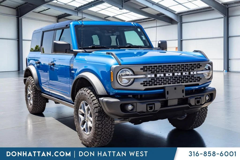 Used 2025 Blue Ford Badlands image 22
