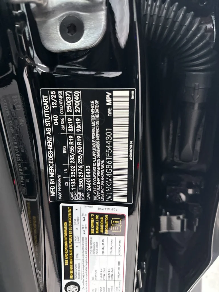 Used 2026 Black Mercedes-Benz GLC 300 image 32