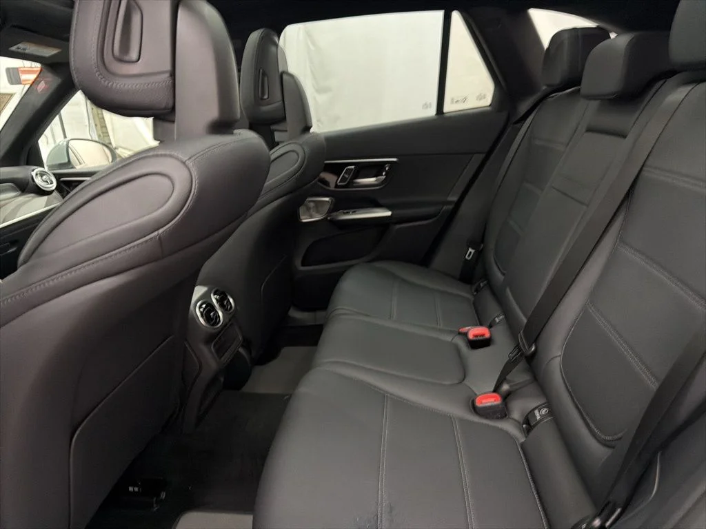 Used 2026 White Mercedes-Benz GLC 300 image 19