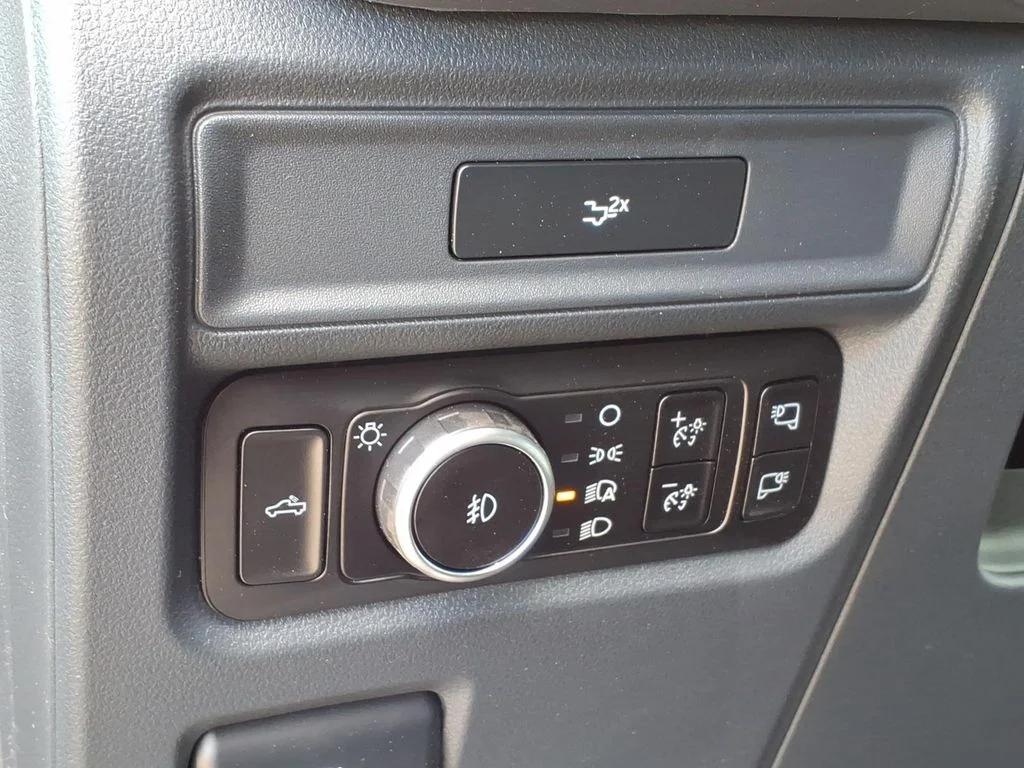 New 2026 Avalanche Ford XLT image 17