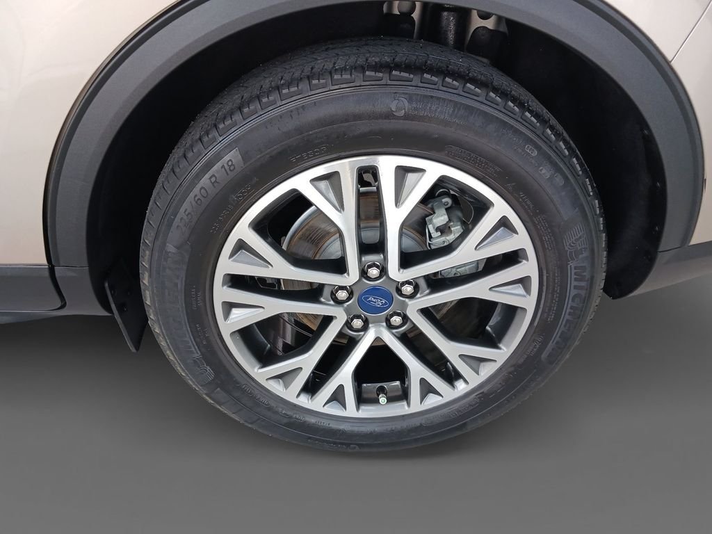 Used 2020 Gold Ford SEL image 8