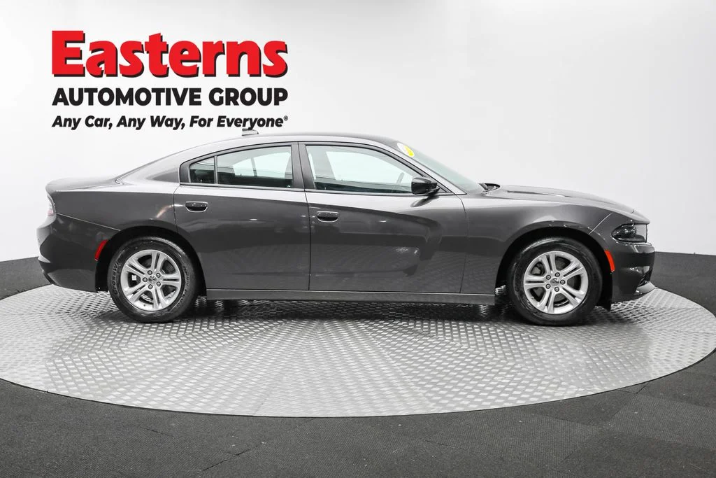 Used 2023 Gray Dodge SXT image 4