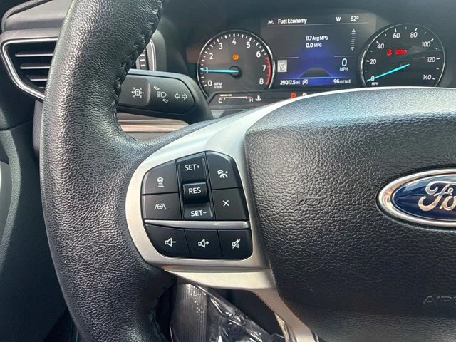 Used 2023 White Ford Limited image 22