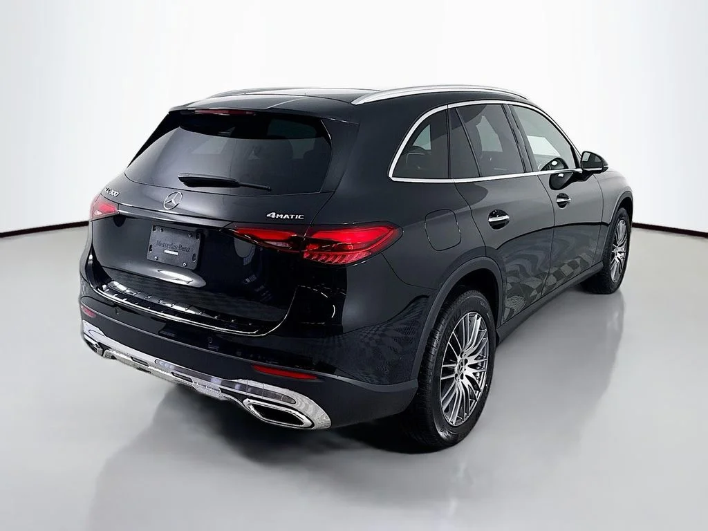 New 2026 Obsidian Black Metallic Mercedes-Benz GLC 300 image 9