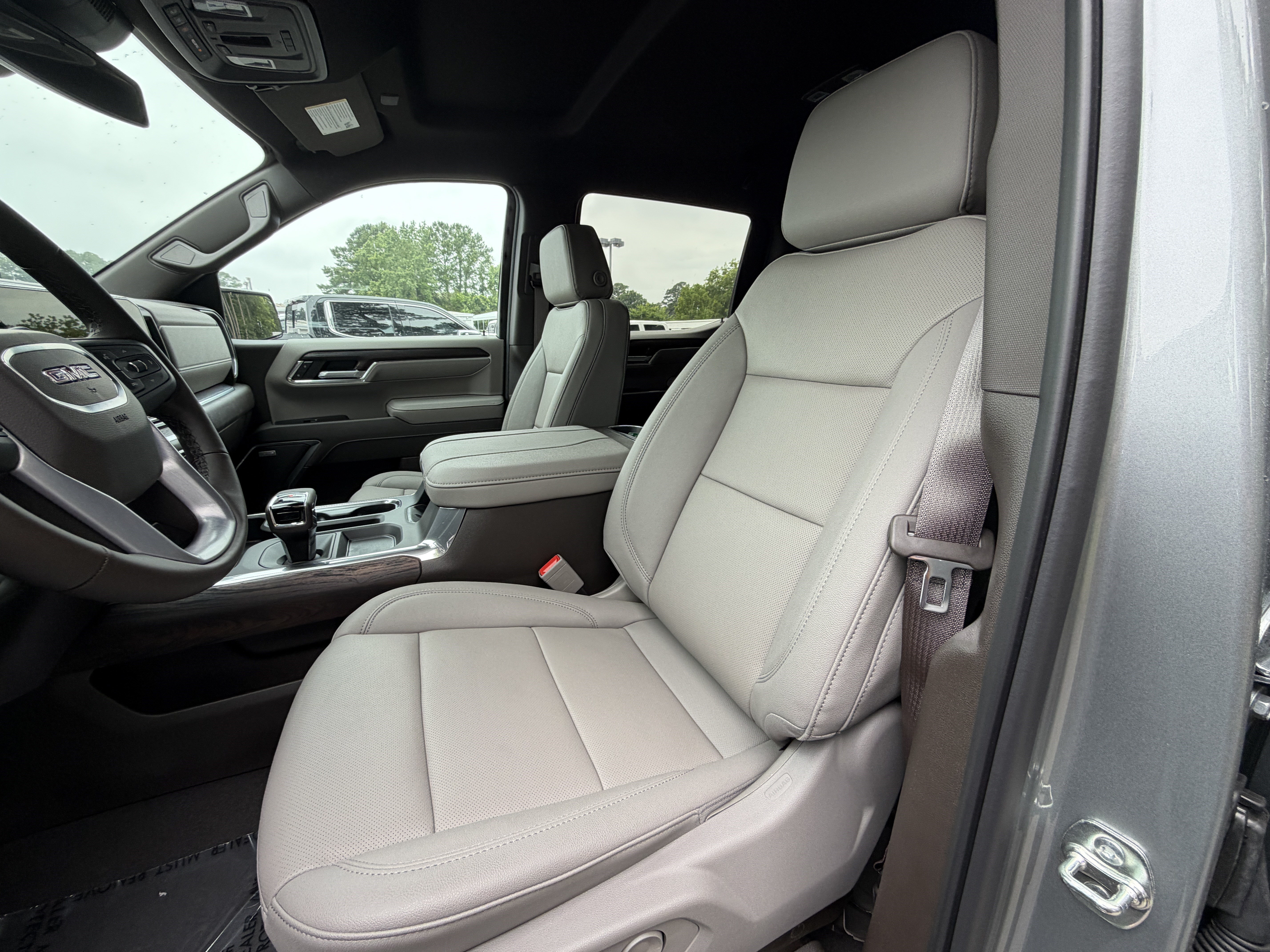 2026 GMC Sierra 1500 SLT - Photo 21