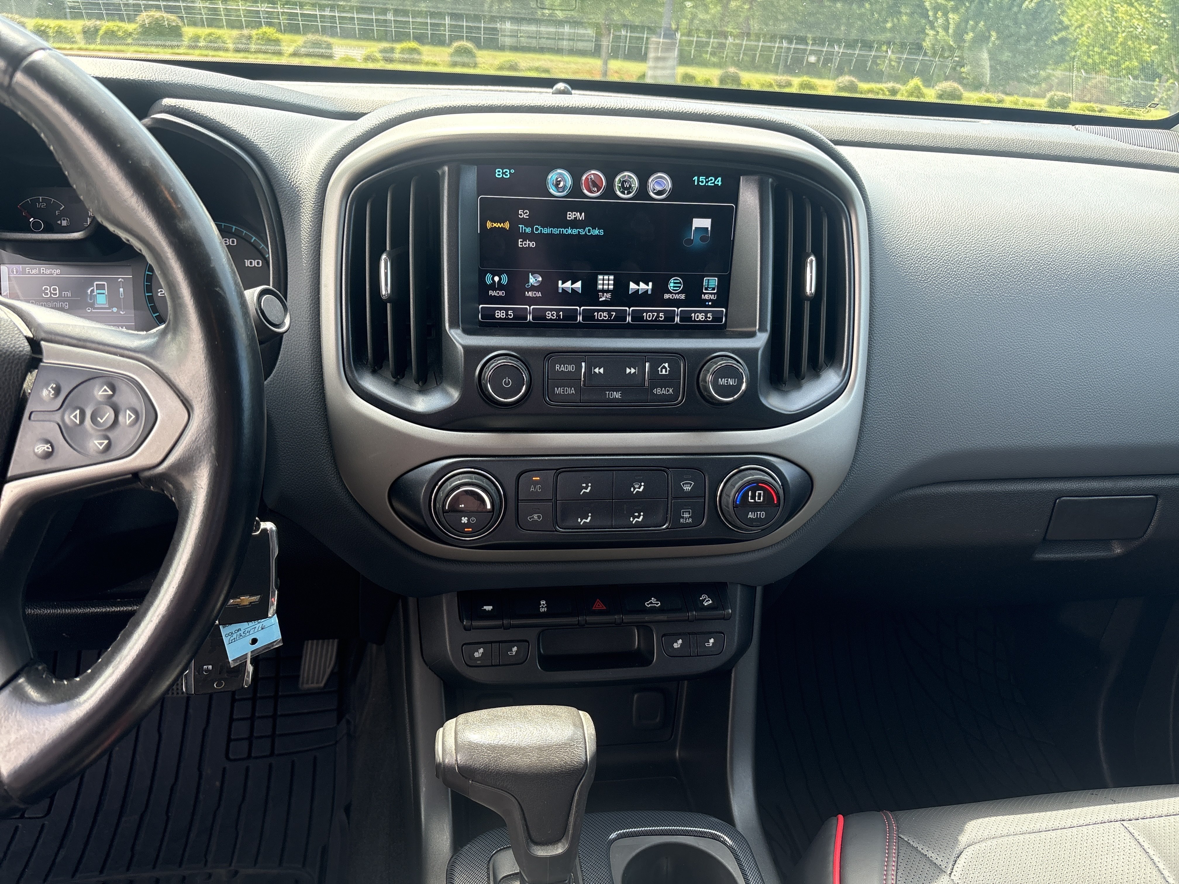 Used 2016 Red Rock Metallic Chevrolet 4WD Z71 image 29