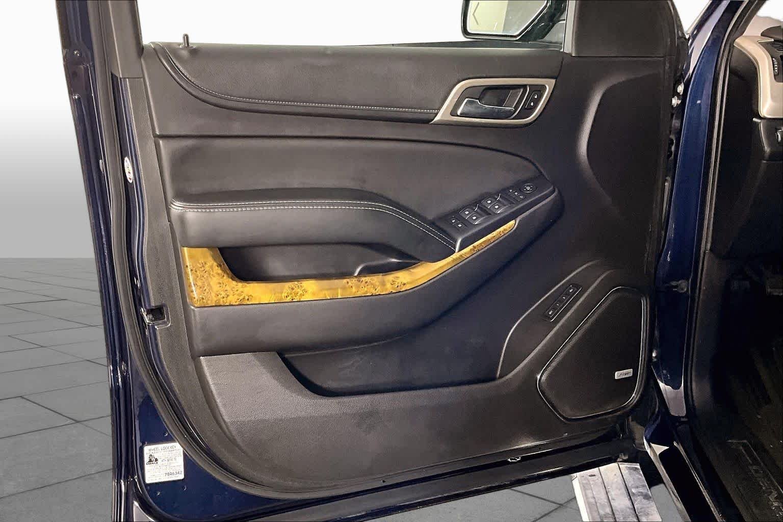 Used 2017 Dark Sapphire Blue Metallic GMC Denali image 19