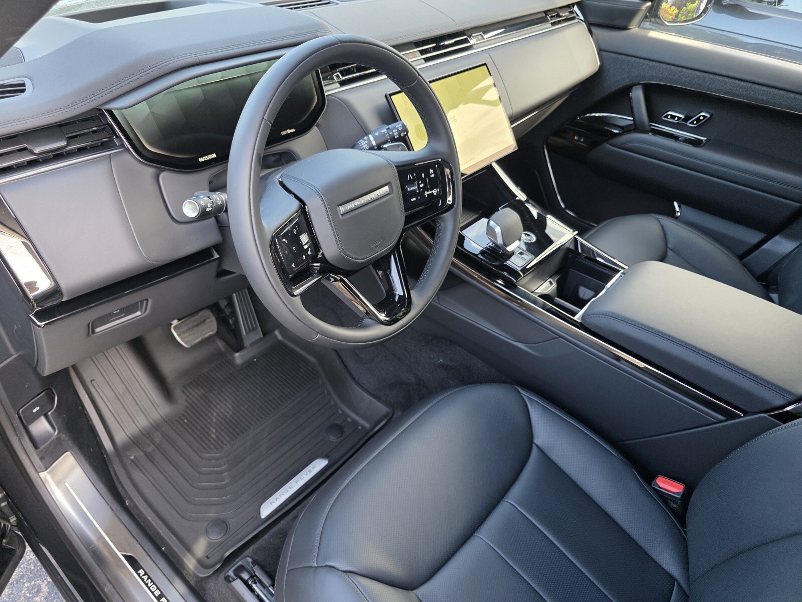 New 2026 Carpathian Grey Land Rover P400 Dynamic SE image 11