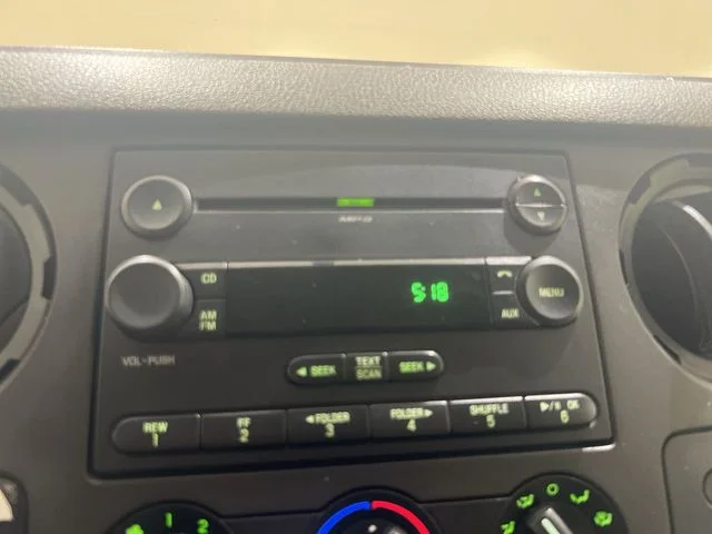 2008 Ford F-550 - Photo 12