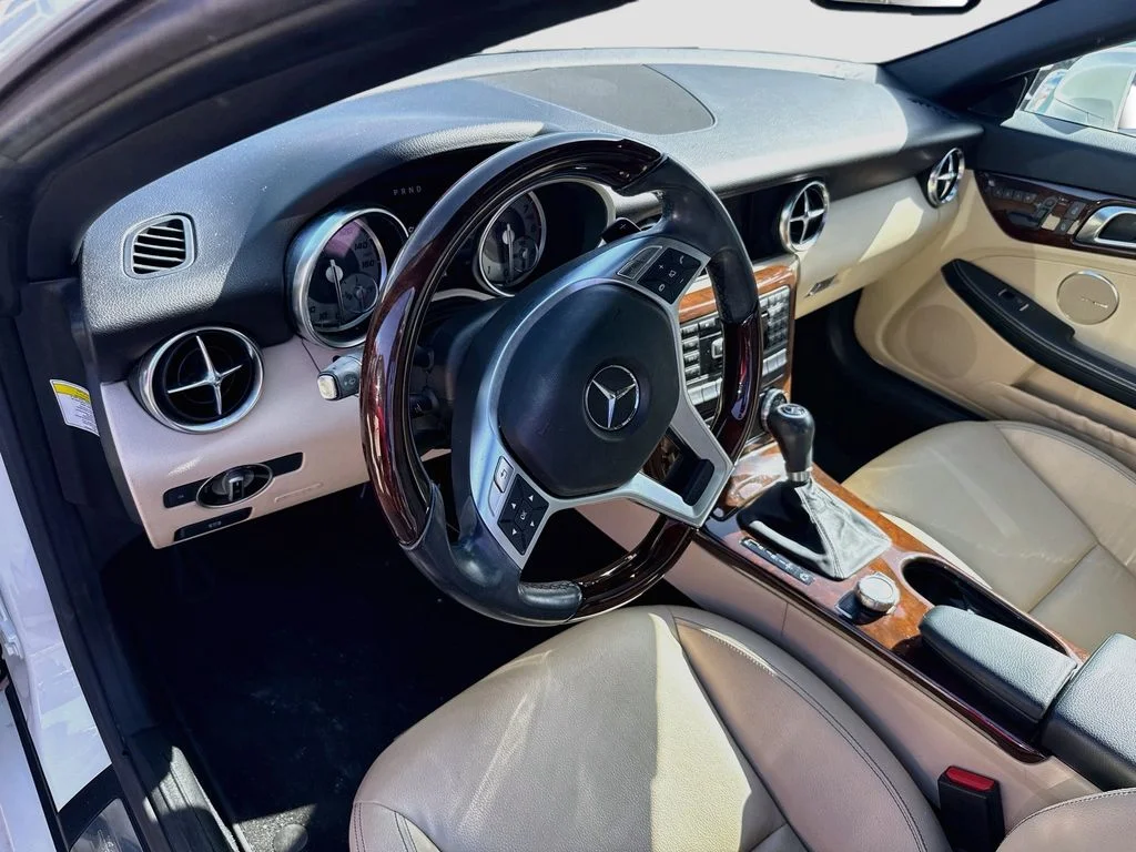 Used 2014  Mercedes-Benz SLK 250 image 11