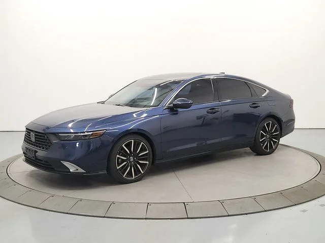 Used 2024  Honda Touring image 3
