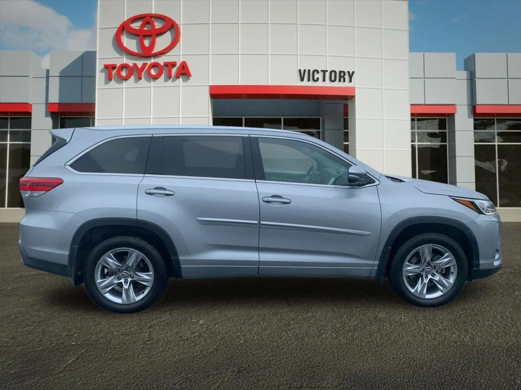 Used 2018 Silver Toyota Limited image 2
