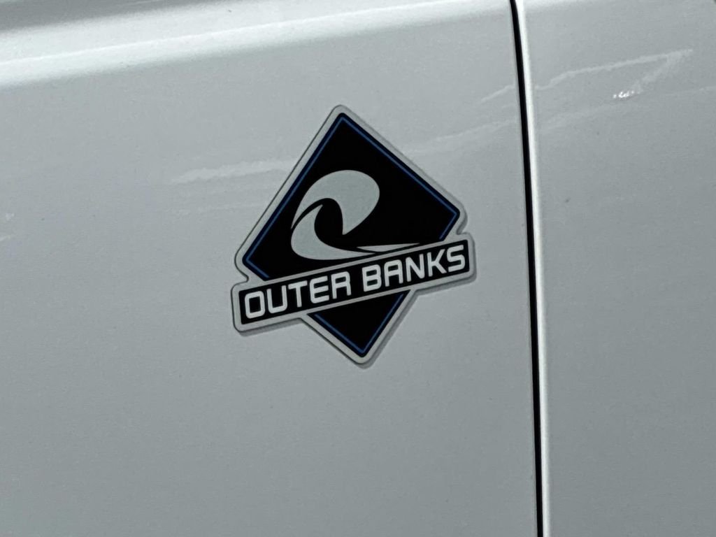 Used 2025 White Ford Outer Banks image 15