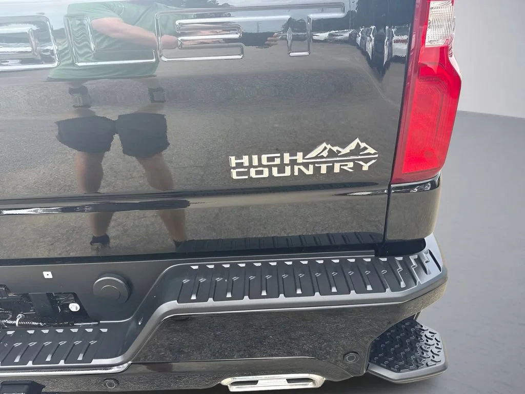 Used 2026 Black Chevrolet High Country image 36