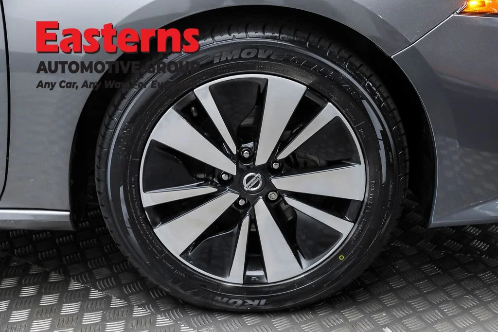 Used 2022 Gray Nissan 2.5 SV image 27