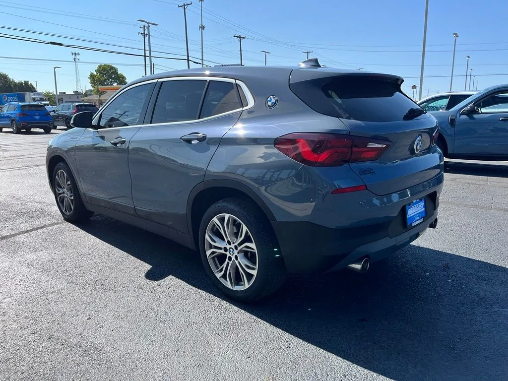 Used 2022 Gray BMW xDrive28i image 5