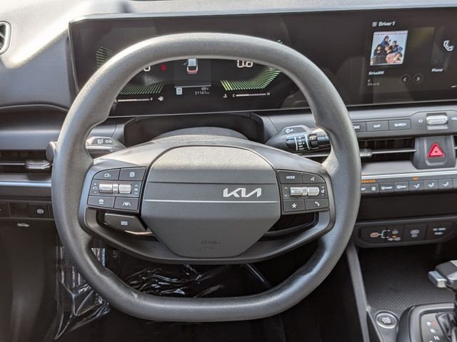 Certified Used 2025 White Kia LXS image 30