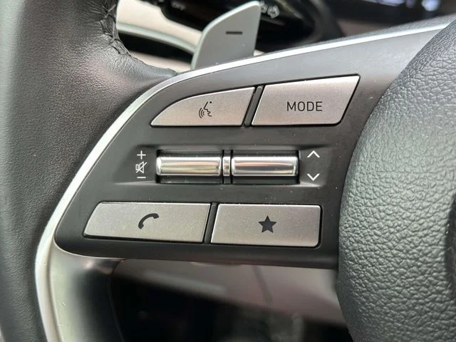 Used 2023 White Hyundai SEL image 22