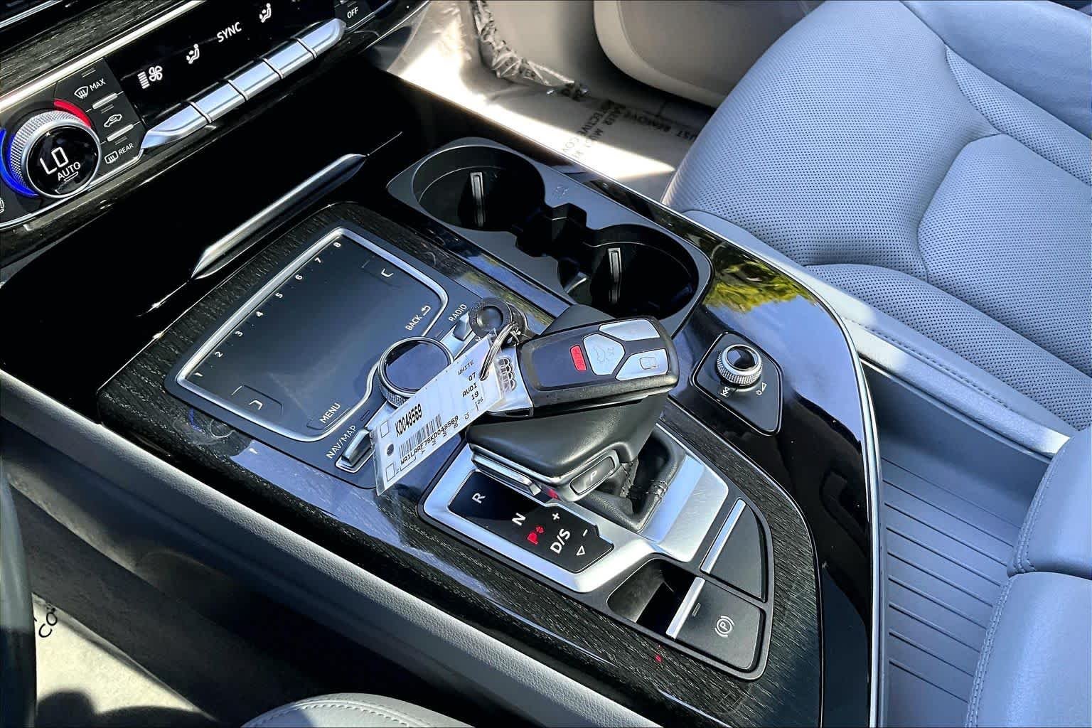 Used 2019 Carrara White Audi SE Premium Plus image 15