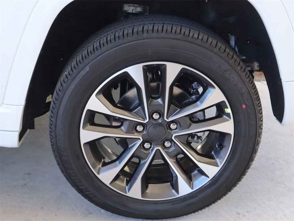 2023 Jeep Grand Cherokee Overland - Photo 29