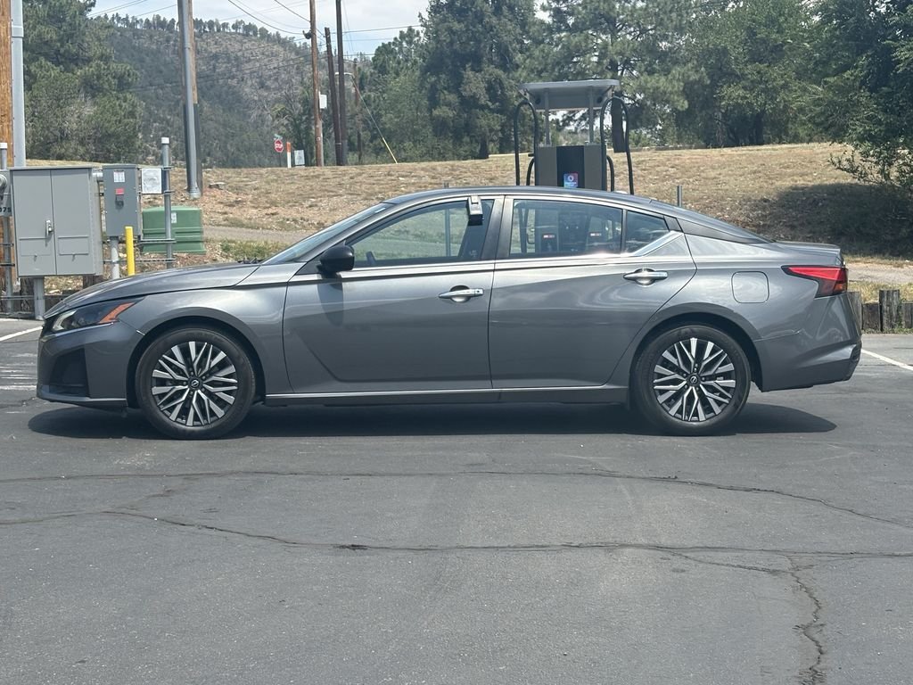 2025 Nissan Altima SV - Photo 6