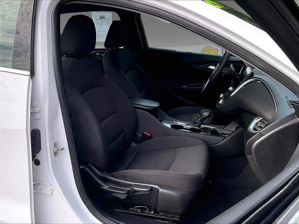 Used 2024 White Chevrolet LT image 11