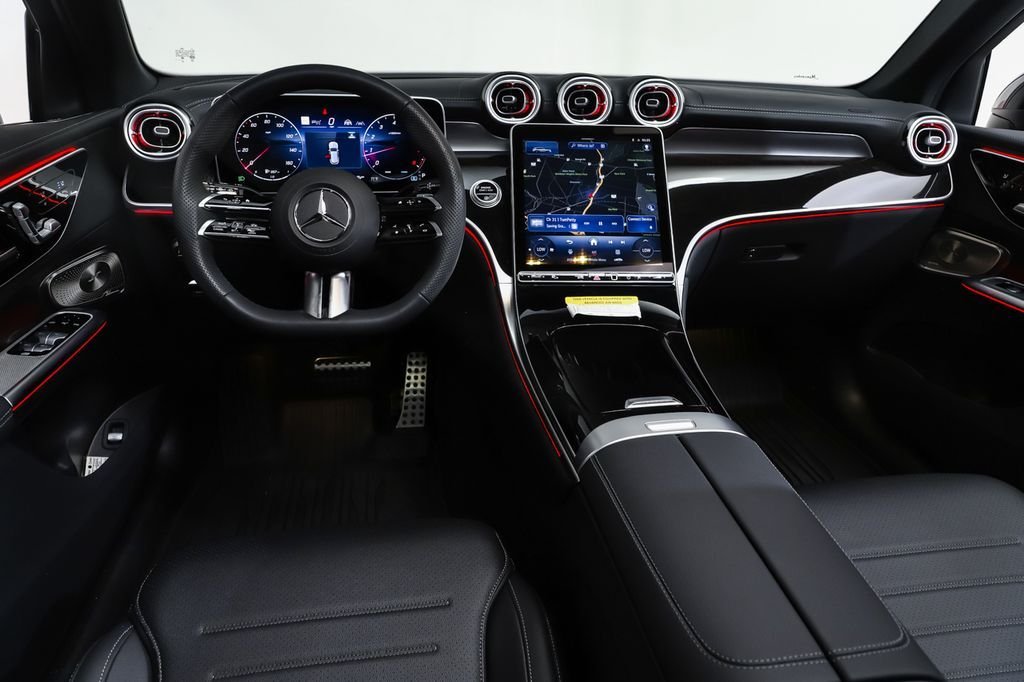 New 2026 MANUFAKTUR Patagonia Red Metallic Mercedes-Benz GLC 300 image 6