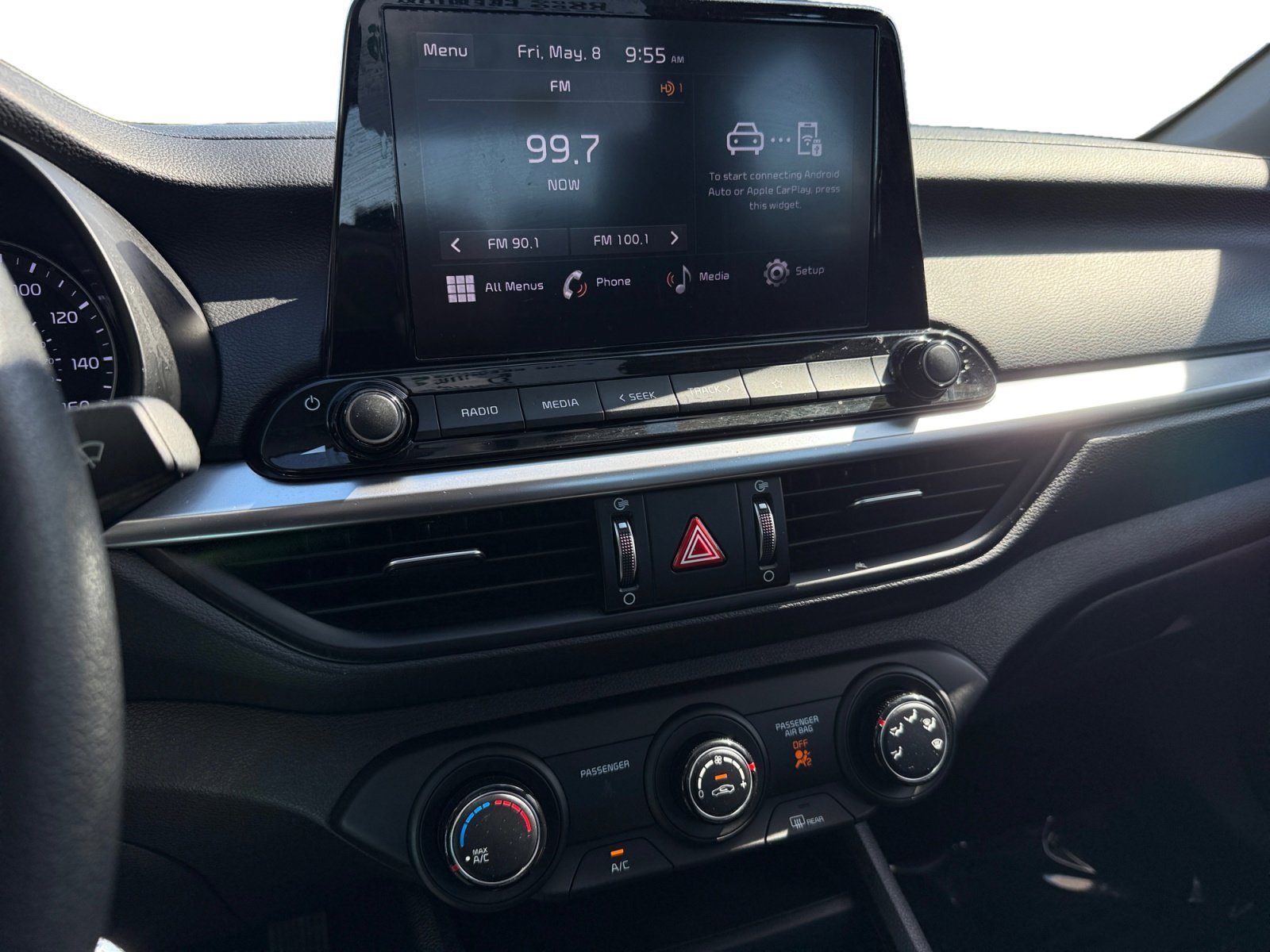 Used 2022 Snow White Pearl Kia LXS image 12