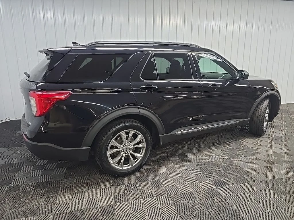 Used 2020 Black Ford XLT image 3