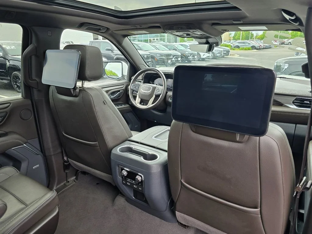 2023 GMC Yukon XL Denali - Photo 25