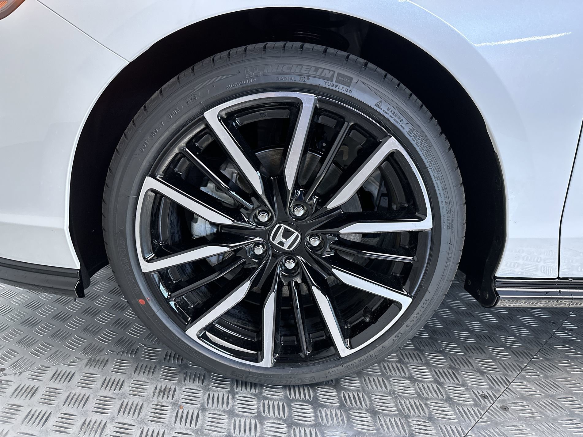 New 2026 Platinum White Pearl Honda Touring image 25
