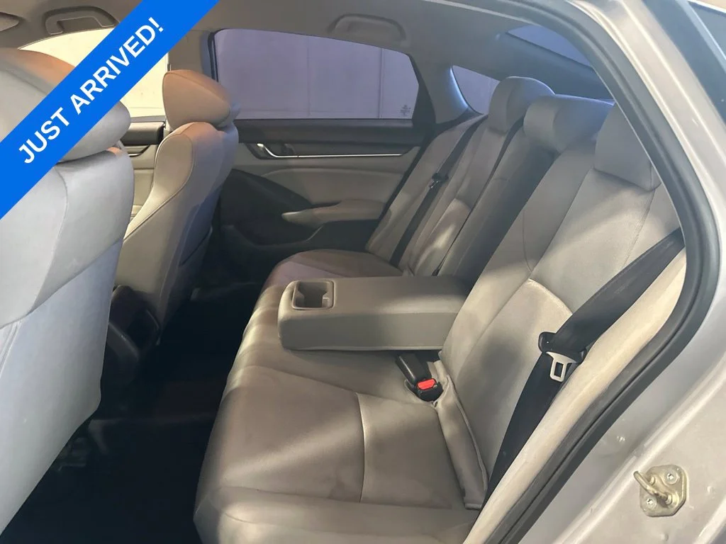 Used 2019  Honda LX image 4