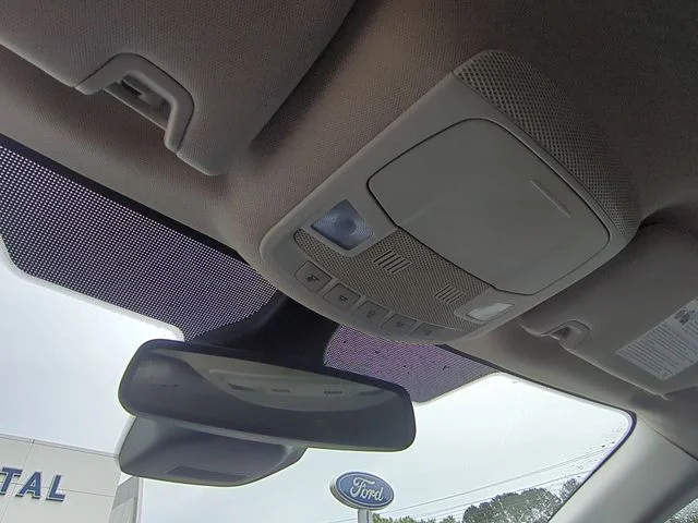 Used 2022 Black Ford SEL image 28